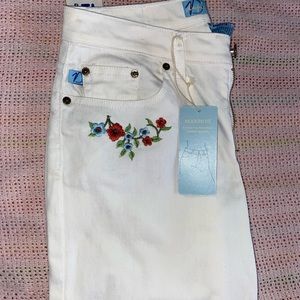 White embroidered Dupree jeans Size 8p